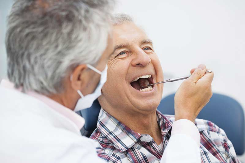 gerodontologia-señor-tercera-edad-dentista